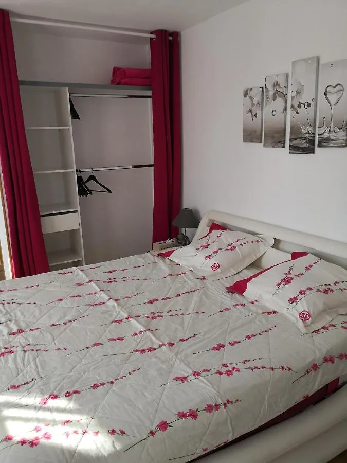 La Ruche Cantalienne Saint-Etienne-de-Chomeil Guest house